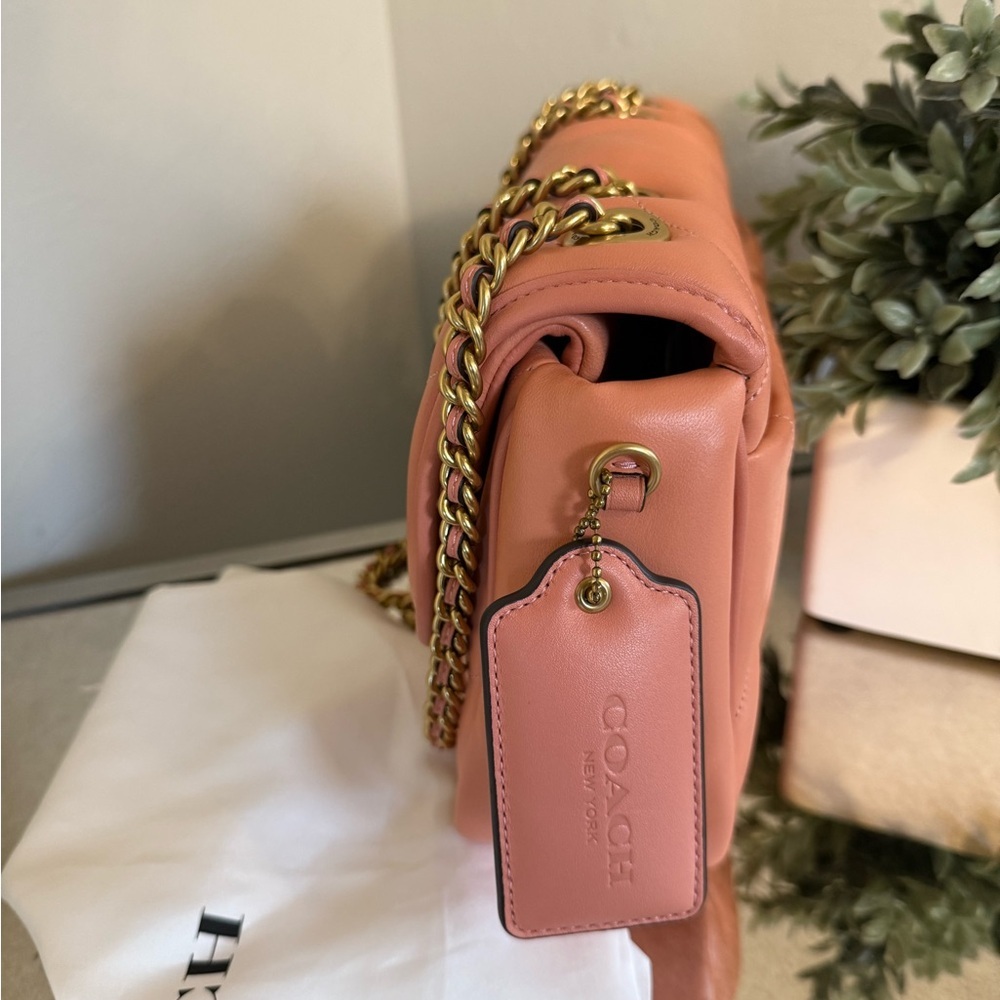 New Without Tag Coach Quilted Pillow Madison In Light Coral, - Picture 4 of 7